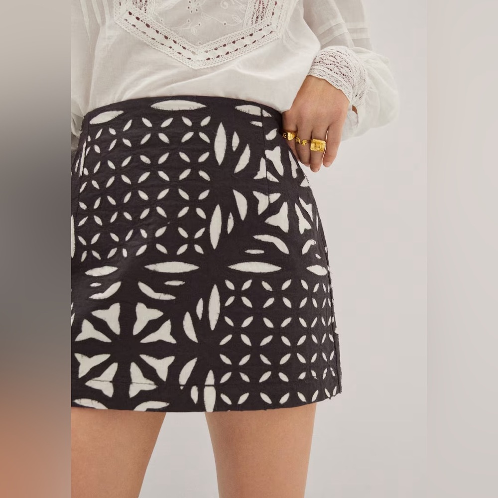 NWT Mango Embroidered cotton skirt REF. 47096704-BEA
